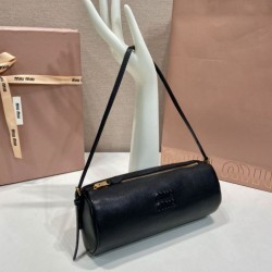 Replica di lusso Pochette compatta in nappa Miu Miu 5NE851 Nero Imitazioni Cloni Pochette compatta in nappa Miu Miu 5NE851 Nero firmate