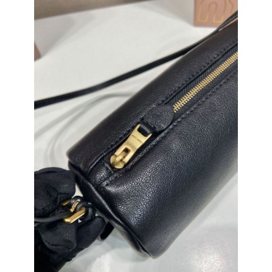 Replica di lusso Pochette compatta in nappa Miu Miu 5NE851 Nero Imitazioni Cloni Pochette compatta in nappa Miu Miu 5NE851 Nero firmate
