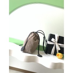 Borse Replica Alta Qualità a secchiello/hobo Chanel trapuntata con coulisse scamosciata AS5227 Grigio