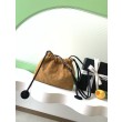Borsa a secchiello/hobo Chanel trapuntata con coulisse scamosciata AS5227 marrone