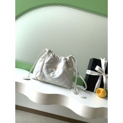 Borsa a secchiello trapuntata con coulisse Chanel AS5227 bianco