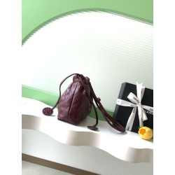 Replica Perfetta a secchiello trapuntata con coulisse Chanel AS5227 bordeaux