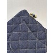 Borsa a tracolla Chanel mini flap denim trapuntato A69900 blu