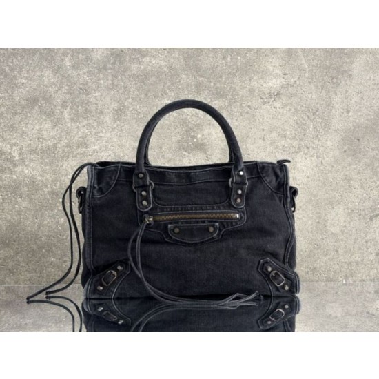 Borsa Balenciaga Le City in denim lavato nero