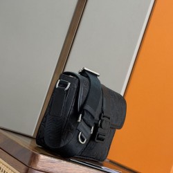 Replica di lusso Borse Firmate a tracolla Dior Trek Uomo Dior Oblique nylon nero Imitazioni Cloni Borse Firmate Replica a tracolla Dior Trek Uomo Dior Oblique nylon nero firmate