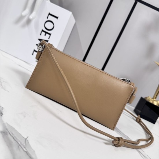 Cloni Borsa Loewe Joya Pouch Nappa marrone firmate
