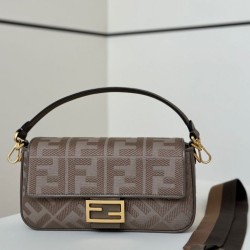 Cloni Borse Imitazioni a tracolla classica Fendi Baguette FF ricamato marrone firmate