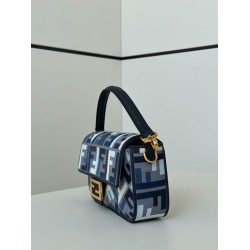 Borsa a tracolla classica Fendi Baguette FF ricamato Blu Borsa a tracolla classica Fendi Baguette FF ricamato Blu