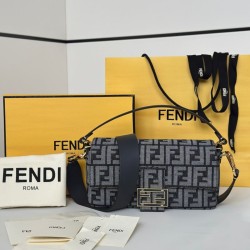 Replica di lusso Borsa Fendi Baguette tessuto jacquard FF effetto denim blu Imitazioni Cloni Borsa Fendi Baguette tessuto jacquard FF effetto denim blu firmate