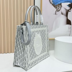 Replica di lusso Borse da uomo Dior Book Tote Piccola/Media/Grande con ricamo obliquo e tracolla blu/bianca Imitazioni Cloni Borse Replica da uomo Dior Book Tote Piccola/Media/Grande con ricamo obliquo e tracolla blu/bianca firmate