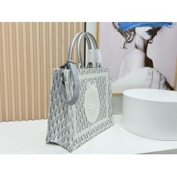 Borse Replica da uomo Dior Book Tote Piccola/Media/Grande con ricamo obliquo e tracolla blu/bianca