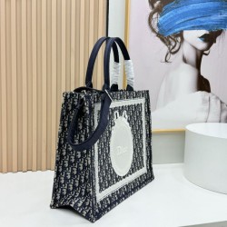Replica di lusso Borsa da uomo Dior Book Tote Piccola/Media/Grande con ricamo obliquo e tracolla Nero Imitazioni Cloni Borsa da uomo Dior Book Tote Piccola/Media/Grande con ricamo obliquo e tracolla Nero firmate