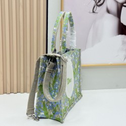 Replica di lusso Borsa 1:1 Dior Book Tote piccola/media/grande con motivo mughetto Verde Imitazioni Cloni Borsa Replica 1:1 Dior Book Tote piccola/media/grande con motivo mughetto Verde firmate