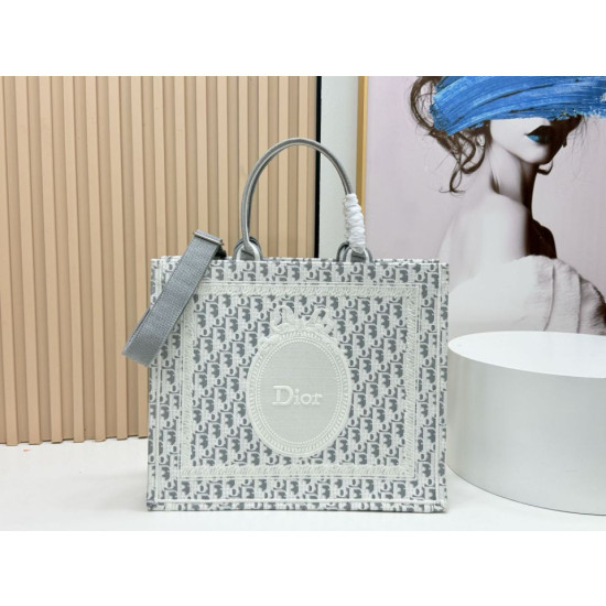 Borse Replica da uomo Dior Book Tote Piccola/Media/Grande con ricamo obliquo e tracolla blu/bianca Borse Replica da uomo Dior Book Tote Piccola/Media/Grande con ricamo obliquo e tracolla blu/bianca