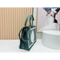 Borsa da uomo Dior Book Tote Piccola/Media/Grande con ricamo obliquo e tracolla Verde