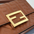 Borse Firmate Replica Fendi Baguette con manico superiore e logo FF impresso marrone