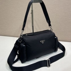 Replica di lusso Perfetta a tracolla Prada da uomo nylon/saffiano nera Imitazioni Cloni Replica Perfetta a tracolla Prada da uomo nylon/saffiano nera firmate