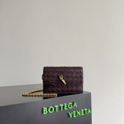 Cloni Borsa a tracolla Andiamo di Bottega Veneta su catena Borgogna firmate