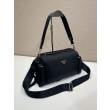 Replica Perfetta a tracolla Prada da uomo nylon/saffiano nera
