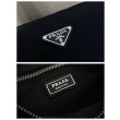 Replica Perfetta a tracolla Prada da uomo nylon/saffiano nera
