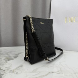 Replica di lusso Borsa Dior Trianon con catena agnello piatta Macrocannage Nero Imitazioni Cloni Borsa Dior Trianon con catena agnello piatta Macrocannage Nero firmate