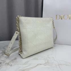 Replica di lusso Borse Dior Trianon con catena piatta macrocannage bianca Imitazioni Cloni Borse Dior Trianon con catena piatta macrocannage bianca firmate
