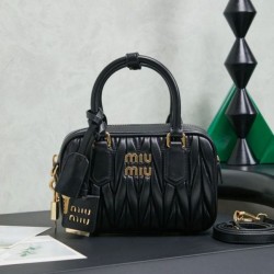 Cloni Borsa tote Miu Miu Arcadie nappa trapuntata 5BB123 nera firmate