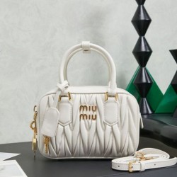 Cloni Borse Replica Alta Qualità tote Miu Miu Arcadie nappa trapuntata 5BB123 Bianco firmate