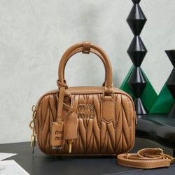 Cloni Borse Imitazioni tote Miu Miu Arcadie nappa trapuntata 5BB123 marrone firmate