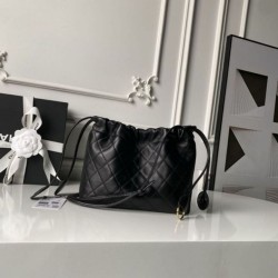 Cloni Borsa a secchiello trapuntata Chanel 26s con coulisse AP5317 Nero firmate