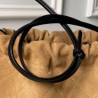 Borsa a secchiello Chanel AP5317 con coulisse scamosciata marrone