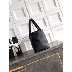 Bora Pari all'originale replica shopper Chanel Cerf Executive in pelle di vitello nera 32cm