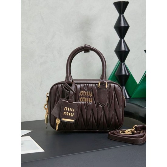 Borsa tote Miu Miu Arcadie nappa trapuntata 5BB123 Borgogna