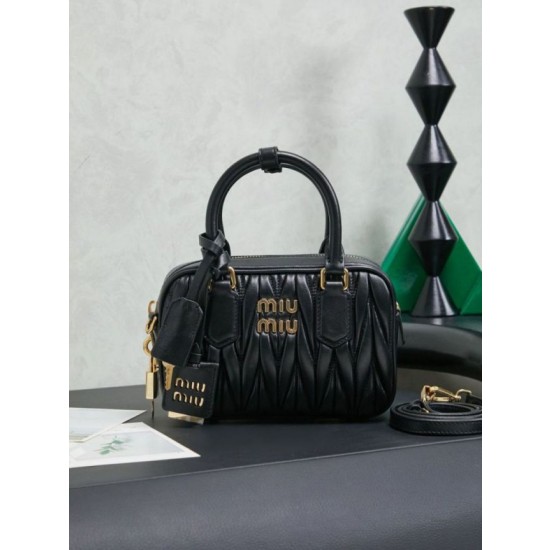 Borsa tote Miu Miu Arcadie nappa trapuntata 5BB123 nera
