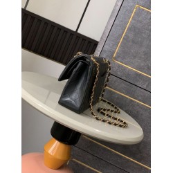 Borsa a mano Chanel classica Flap A1112 nera 20/25cm Borsa a mano Chanel classica Flap A1112 nera 20/25cm