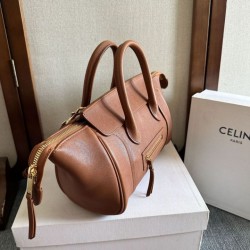 Replica di lusso Borsa tote a spalla media Luggage Celine morbida pelle di agnello lucida marrone Imitazioni Cloni Borsa tote a spalla media Luggage Celine morbida pelle di agnello lucida marrone firmate