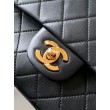 Borsa a mano Chanel classica Flap A1112 nera 20/25cm
