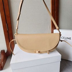 Borsa Celine Halfmoon piccola morbida Triomphe albicocca