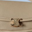 Borsa Celine Halfmoon piccola morbida Triomphe albicocca