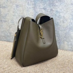 Replica di lusso Imitazioni borse griffate Hobo Grande YSL Saint Laurent Le 5 à 7 morbida muschio chiaro Imitazioni Cloni Imitazioni borse griffate Hobo Grande YSL Saint Laurent Le 5 à 7 morbida muschio chiaro firmate
