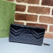 Portafoglio Gucci GG Marmont trapuntato con cerniera 443123 nero