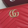 Portafoglio Gucci GG Marmont trapuntato con cerniera 443123 Rosso