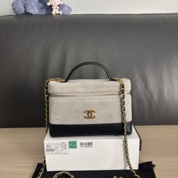 Cloni Borse Chanel 26P Vanity con catena AP5186 scamosciata di vitello grigia firmate