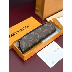 Astuccio Portamatite Louis Vuitton Charlotte GI1477 nero