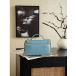 Chanel 26P Beauty case sottile con manico superiore trapuntato e catena AP5100 Blu