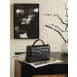 Chanel 26P Beauty case sottile con manico superiore trapuntato e catena AP5100 nero
