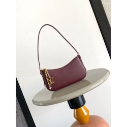 Borsa Louis Vuitton Pochette Louis Vuitton Bloom M25650 Borgogna