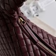 Borsa a tracolla media Bottega Veneta Veneta Intrecciato Bordeaux