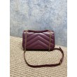 Borsa piccola YSL Saint Laurent Loulou trapuntata Borgogna