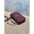 Borsa piccola YSL Saint Laurent Loulou trapuntata Borgogna